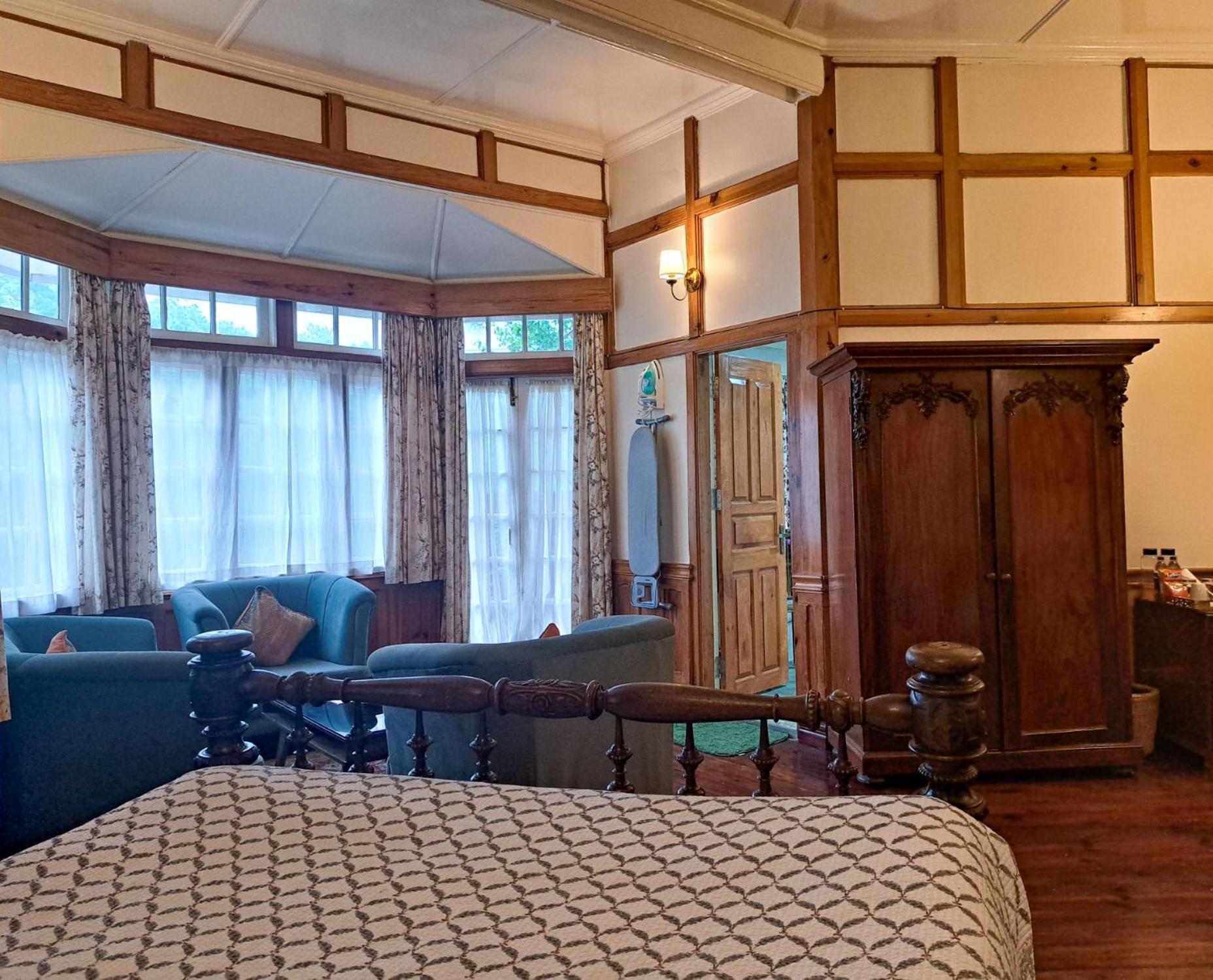 The Heritage Club - Tripura Castle Hotel And Spa Шиллонг Экстерьер фото