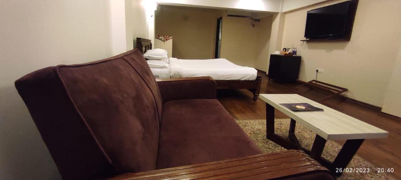 The Heritage Club - Tripura Castle Hotel And Spa Шиллонг Экстерьер фото