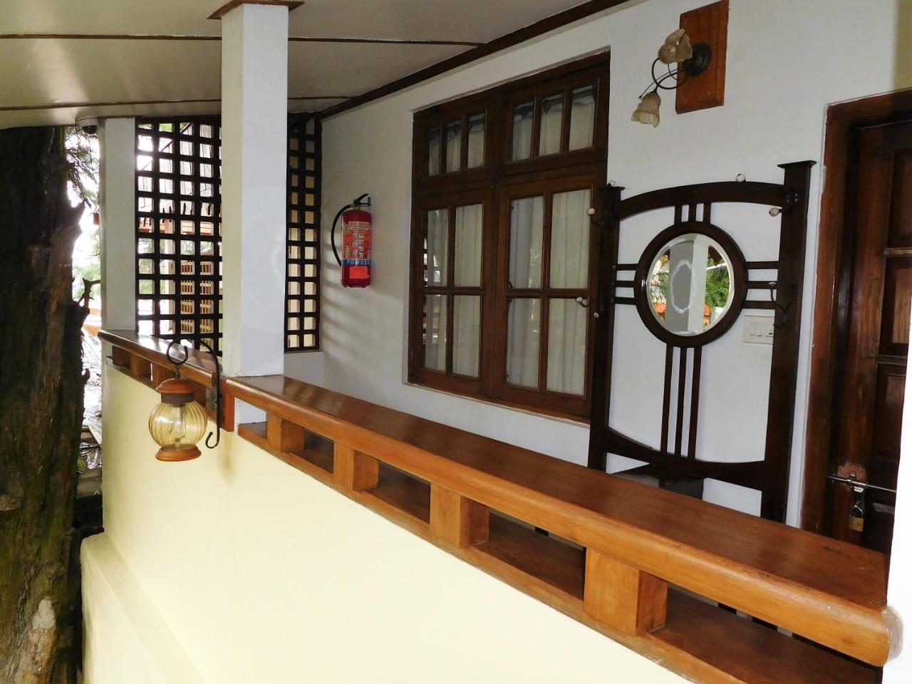 The Heritage Club - Tripura Castle Hotel And Spa Шиллонг Экстерьер фото